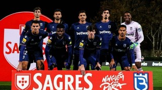  尤文锋霸弗拉霍维奇染红，十人应战不敌蓝鹰  