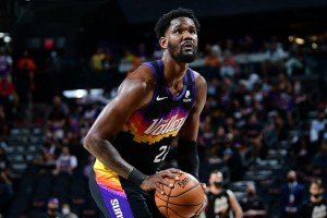  艾顿22+15太阳主场零封灰熊  