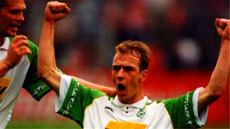  拜仁青训小将入选国家队引发热议  